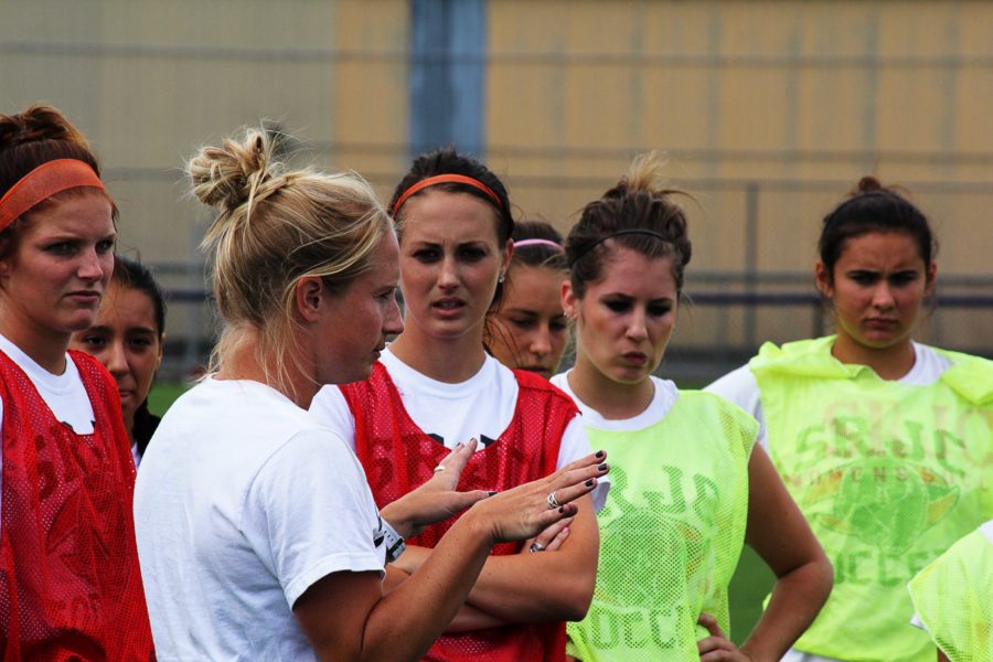 Womens+soccer+ready+to+defend+title+with+new+coach
