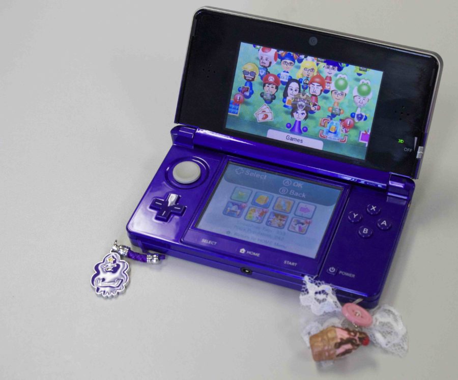 The+Nintendo+3DS+StreetPass+feature+gives+players+more+options+to+game+on+the+go.