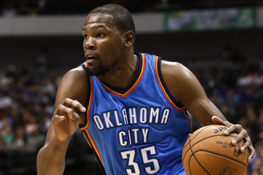 Oklahoma+City+Thunder+forward+Kevin+Durant+drives+to+the+basket+during+a+game.+The+former+MVP+has+returned+to+form+in+2016+after+missing+all+of+last+season+due+to+injury.