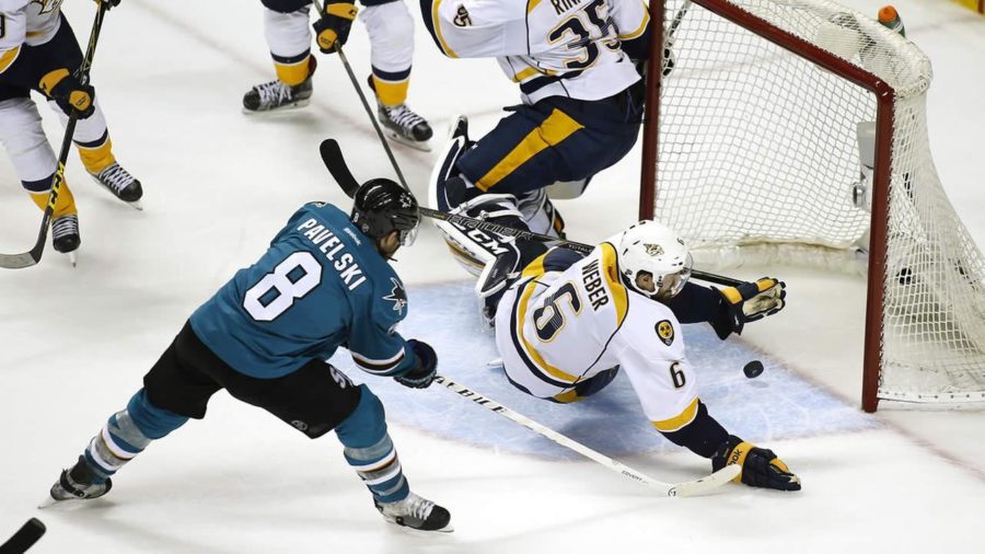 Sharks Playoff Report: Pavelski leads by example in Sharks 5-1 rout of Predators in Game 5