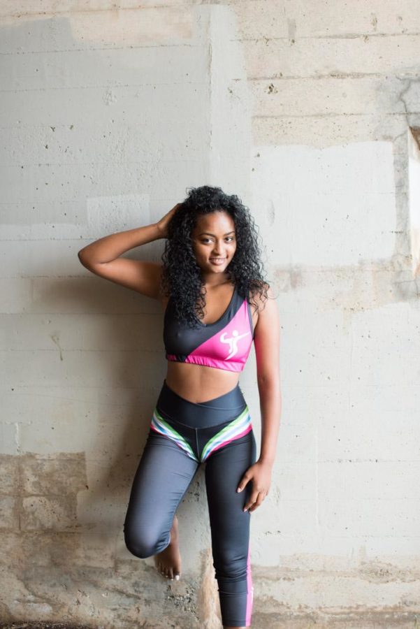YEMA’s instagram account is filled with gorgeous images of their colorful collection. Color diversity, like the bright blue and yellow active wear on the model, is prioritized in Yema’s collection. The company’s logo, the combination of both male strength and female curves is displayed in bright pink in a Yema active set.