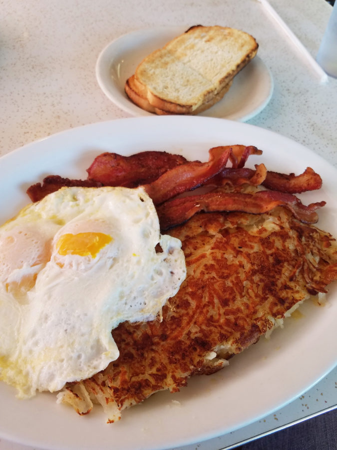 Check out this spot for breakfast! Fulfill your appetite without burning a hole in your wallet.