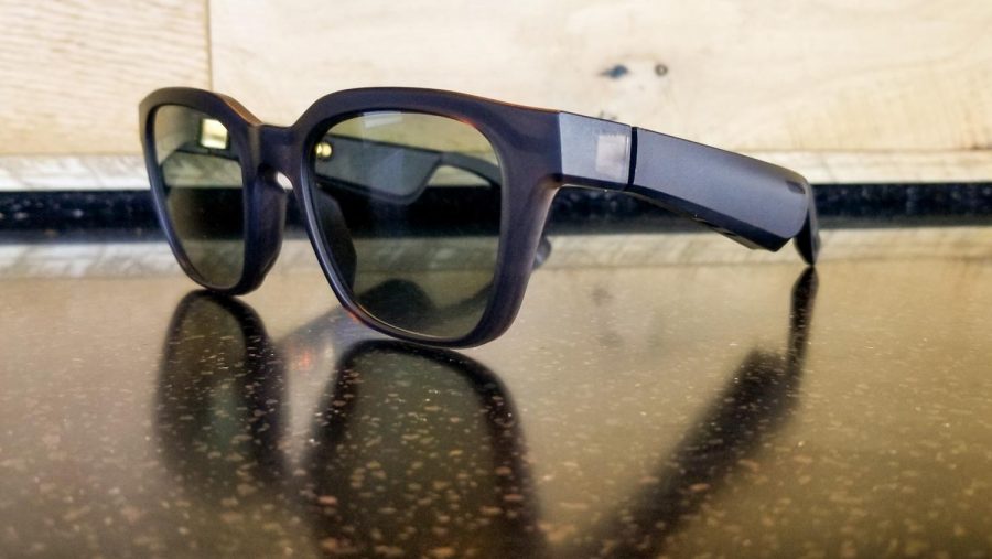 Though unsuspecting, Bose Frames come with two directional speakers on both the left and right arms of the sunglasses.