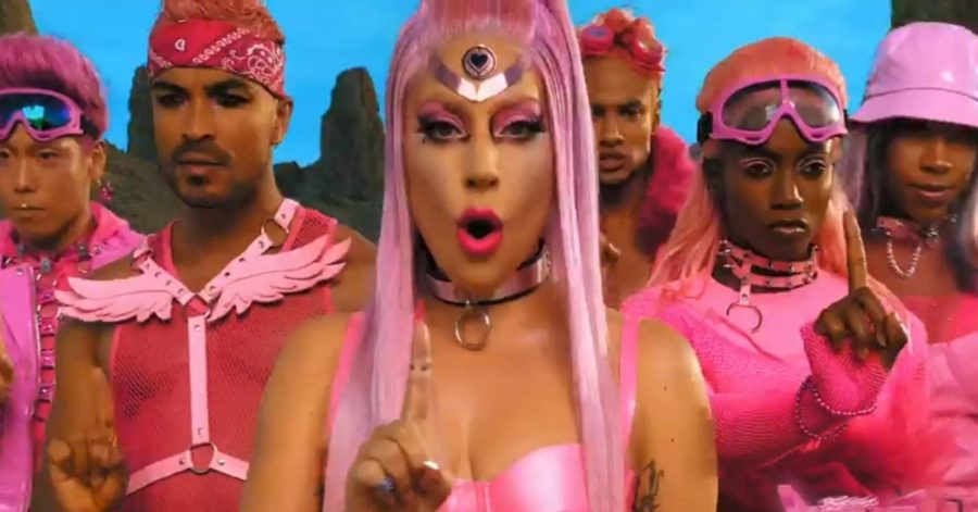 Although Lady Gaga's new single "Stupid Love" is one worthy of singing along, the video does not do her new track justice. 