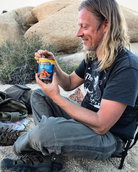 A hippie survivalist "fooding" in its favorite environment.