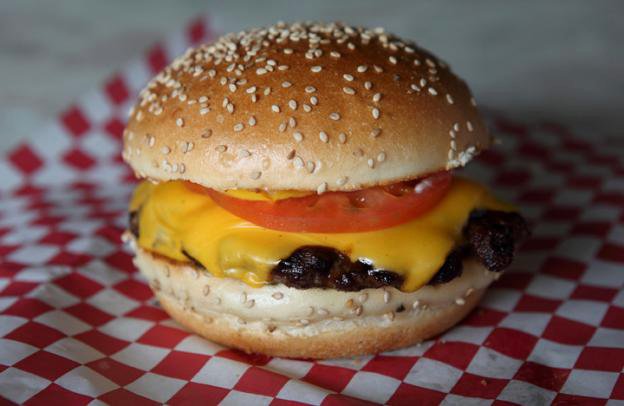 Superburgers+Cheese+Superburger+makes+for+a+dependable%2C+if+messy%2C+feed.