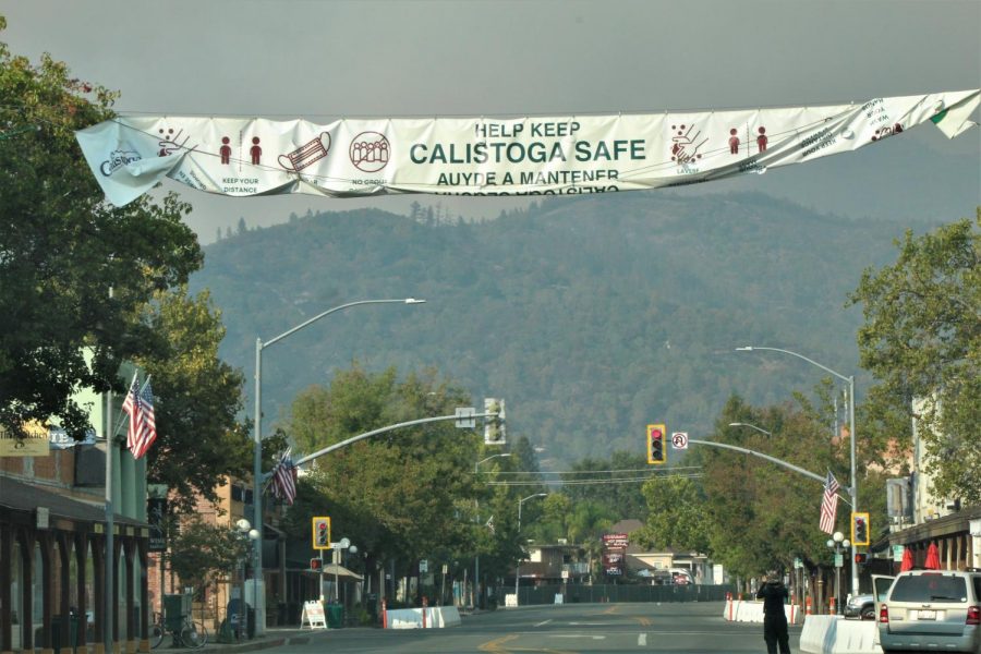 Downtown Calistoga fills with smoke as the Glass fire makes it way closer to the city.