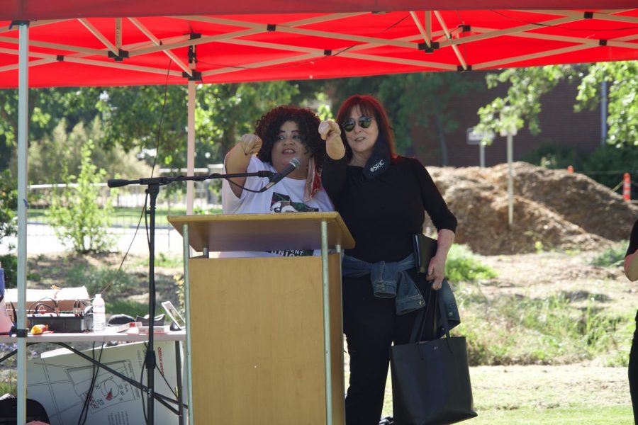 SGA President Delashay Carmona Benson acknowledges Vice President
Academic Affairs/Asst. Superintendent Jane Saldaña-Talley for attending the protest. Saldana committed $1000 of $10,000 proposed in Bensons demands to fund a Black Students Success Center.