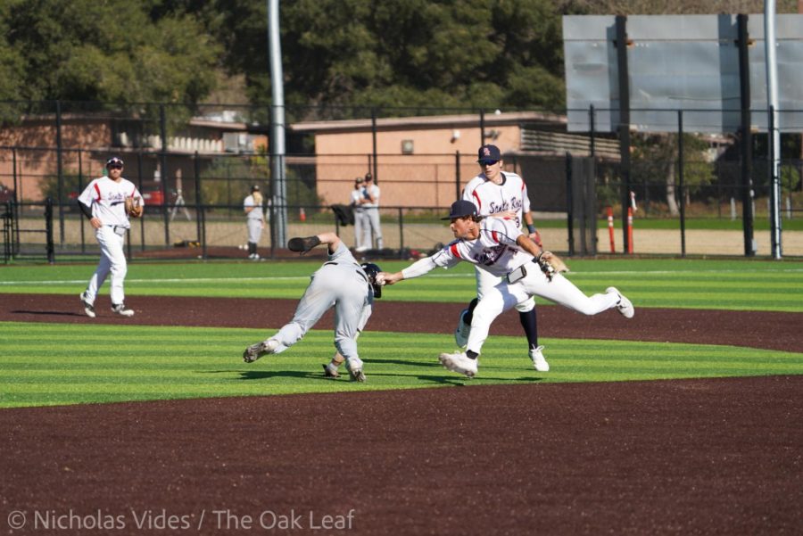 A Marin Mariner base runner gets caught in a pickle in the first inning in the Bear Cubs win on Feb. 15. 