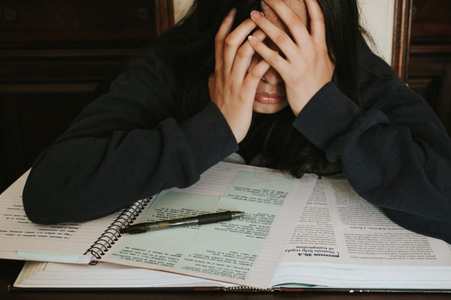 Stress from assignments and exams can lead to burnout. Try implementing new study tips into your routine, and make a difference in your school performance.