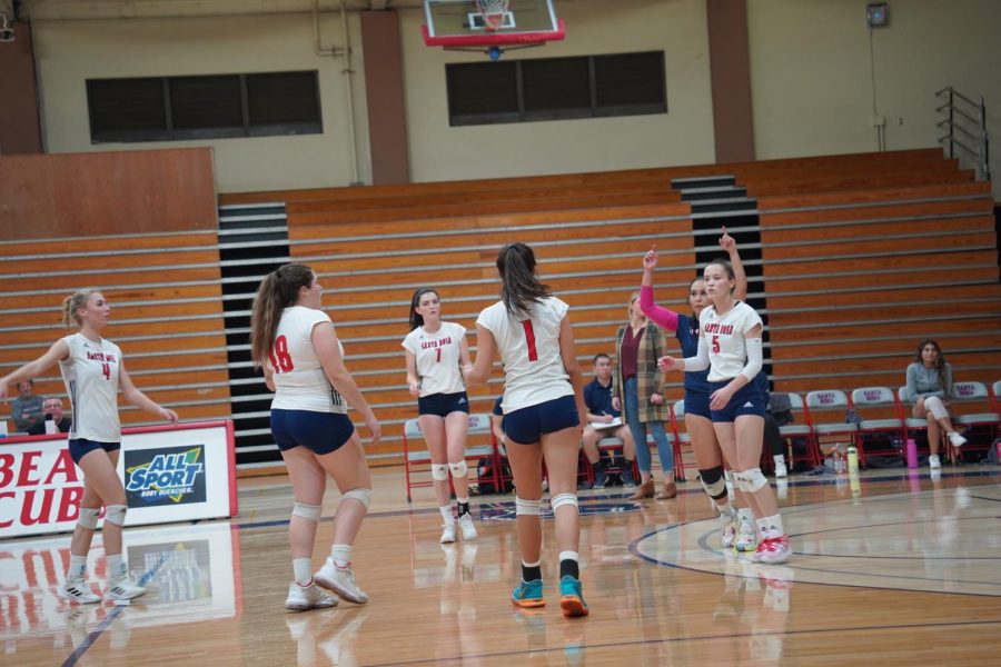 Bear Cubs celebrate winning the first set.