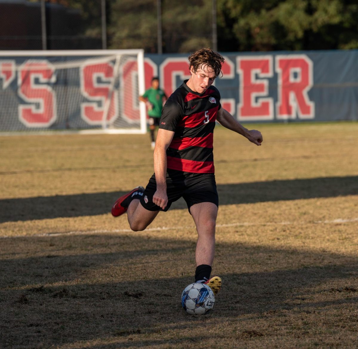 Despite+a+strong+Fall+2023+season%2C+the+Santa+Rosa+Junior+College+men%E2%80%99s+soccer+team+loses+to+Cuyamaca+College+in+overtime+of+a+grueling+CCCAA+semi-finals+state+championship+match.+Photo+of+Bear+Cubs+defender+Darren+O%E2%80%99Leary+taken+at+the+Nov.+21+game+against+Ca%C3%B1ada+College.