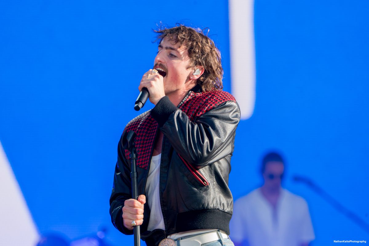 Benson Boone serenades the crowd with his song, "Cry," on the JaM Cellars Stage at BottleRock Napa Valley on Saturday, May 24, 2025 in Napa.