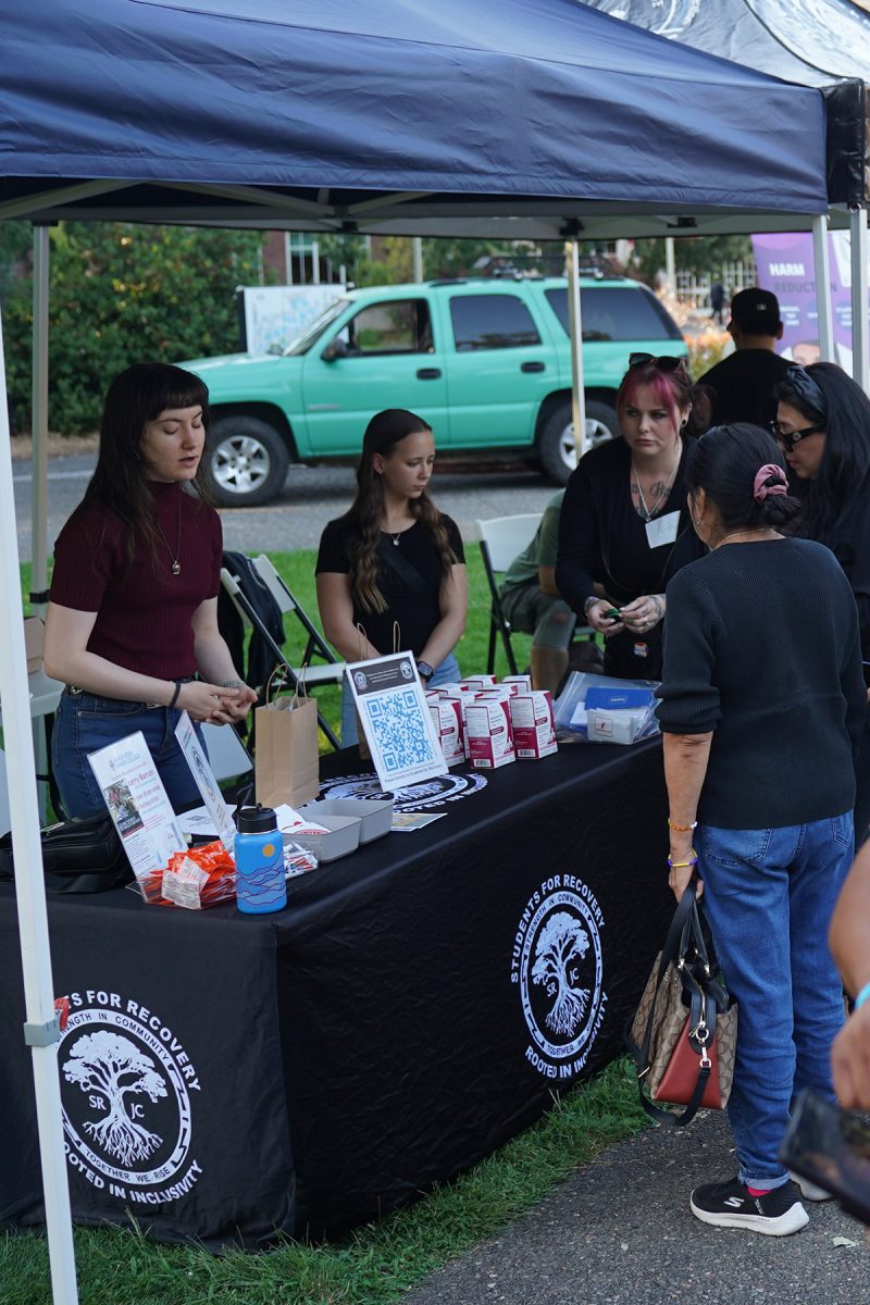 Students for Recovery is an SRJC student club that supports students who themselves struggle with substance misuse and mental health challenges, or have family members who do, and helps them support the recovery lifestyle. 